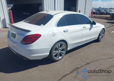 2016 Mercedes-Benz C 300 из США, поврежденный, VIN 55SWF4JB3GU178561